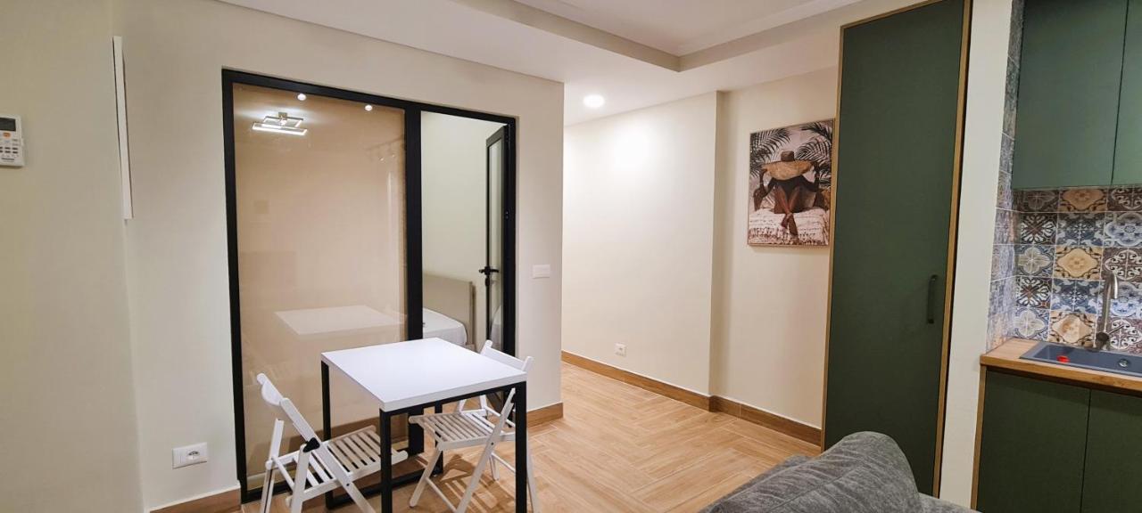 2V1 - Center Apartment 4 Tirana Buitenkant foto